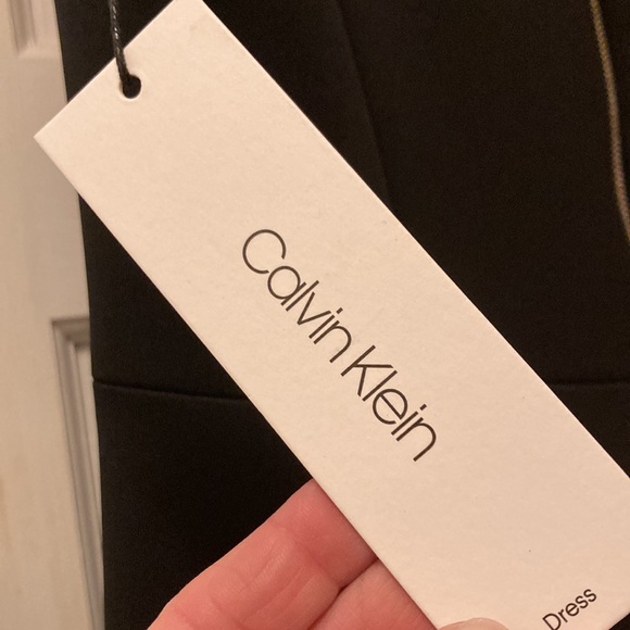 Black full skirt sleeveless cap sleeve V neck dress - Picture 5 of 7